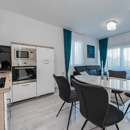 Luxury Morea Apartment *